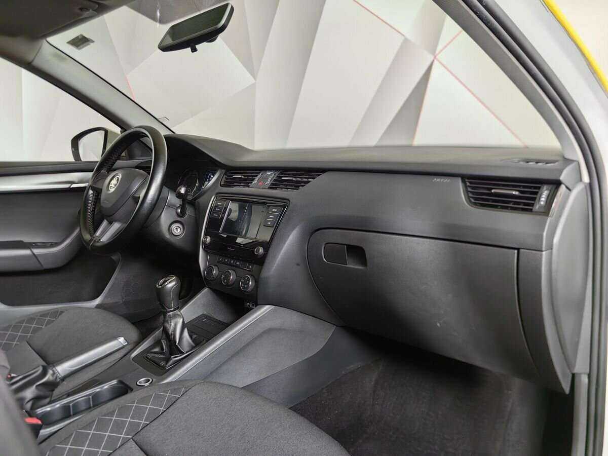 Skoda Octavia б/у, 2019, Механическая. Фото: #8