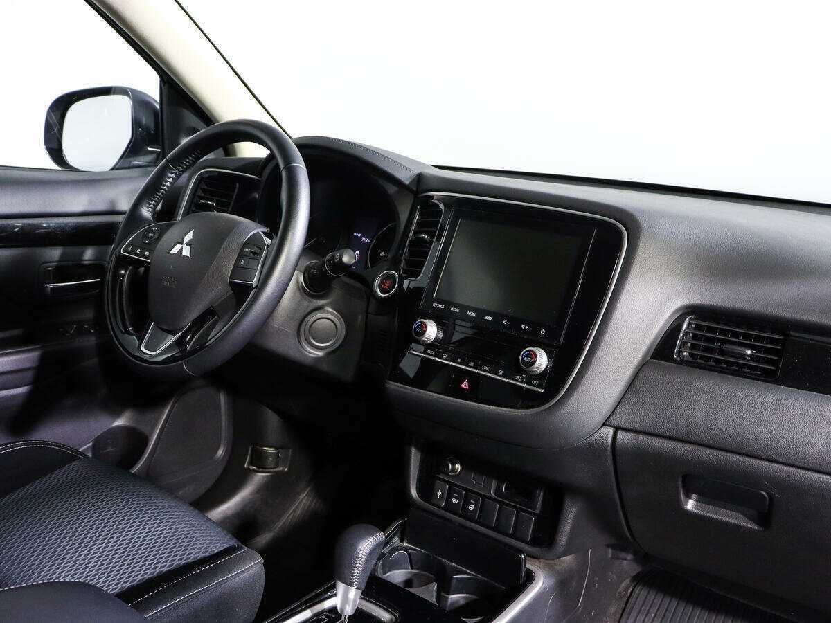 Mitsubishi Outlander б/у, 2021, Вариатор. Фото: #6