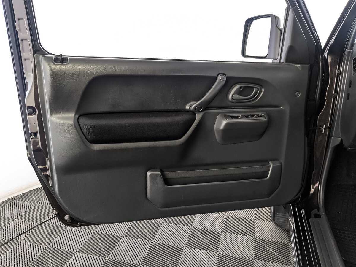 Suzuki Jimny б/у, 2017, Механическая. Фото: #13
