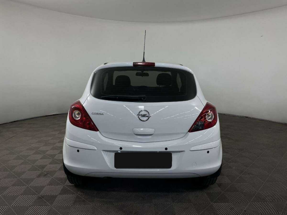 Opel Corsa б/у, 2013, Автоматическая. Фото: #2