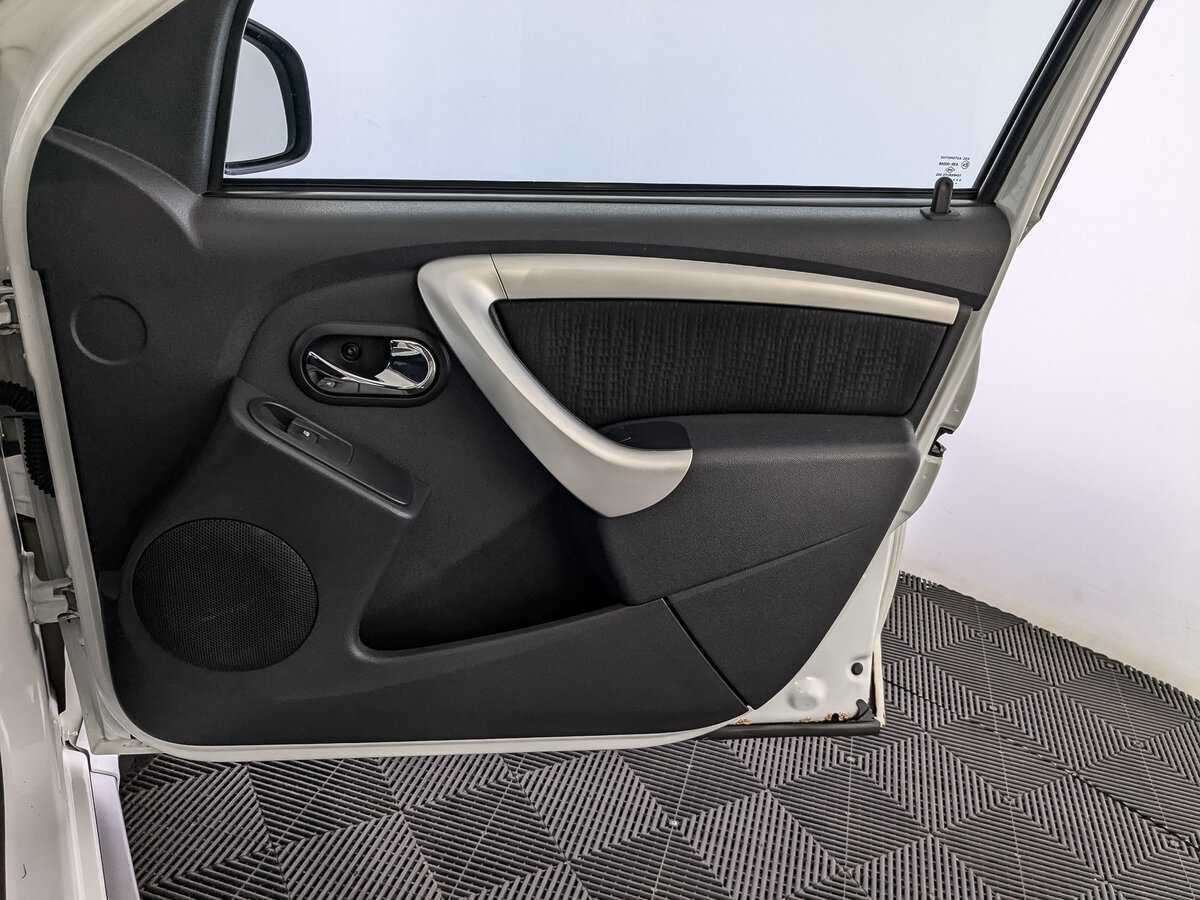 Nissan Terrano б/у, 2015, Автоматическая. Фото: #19