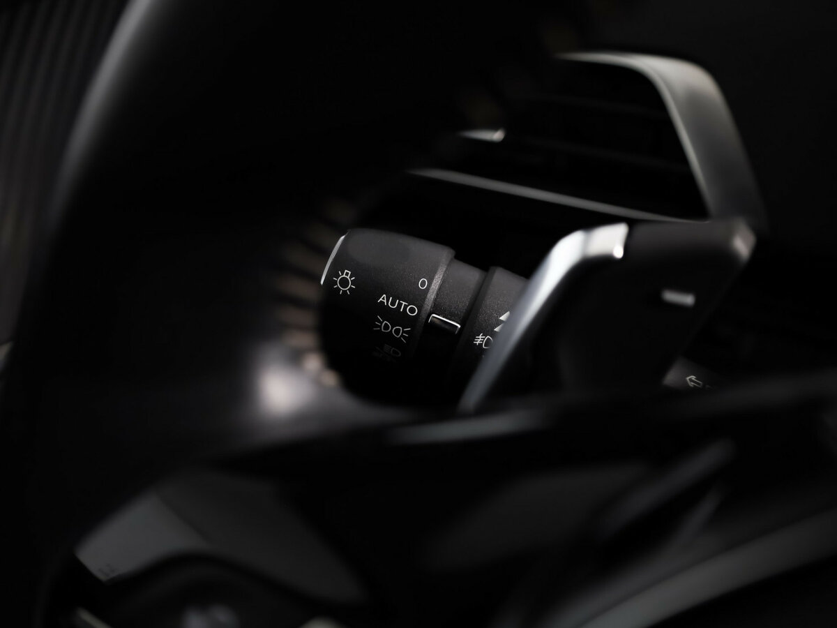 Peugeot 3008 б/у, 2020, Автоматическая. Фото: #12