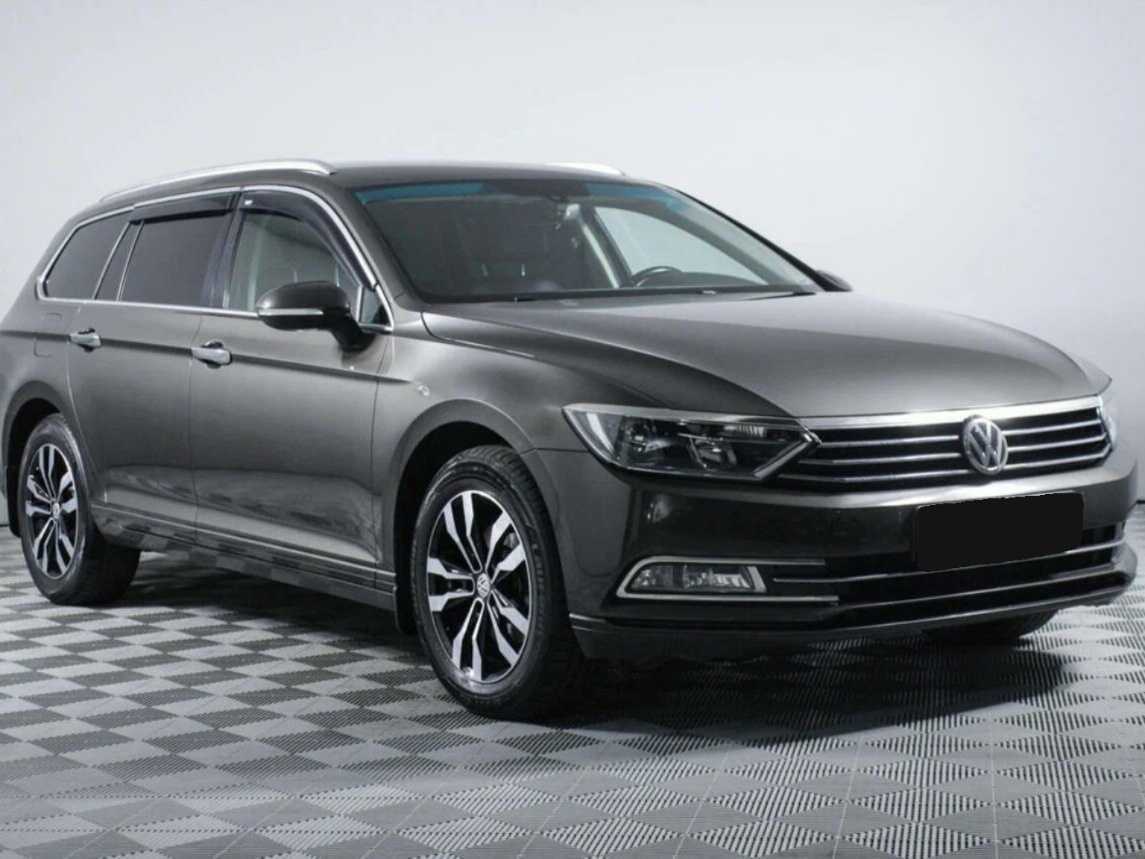 Volkswagen Passat б/у, 2017, Роботизированная. Фото: #2