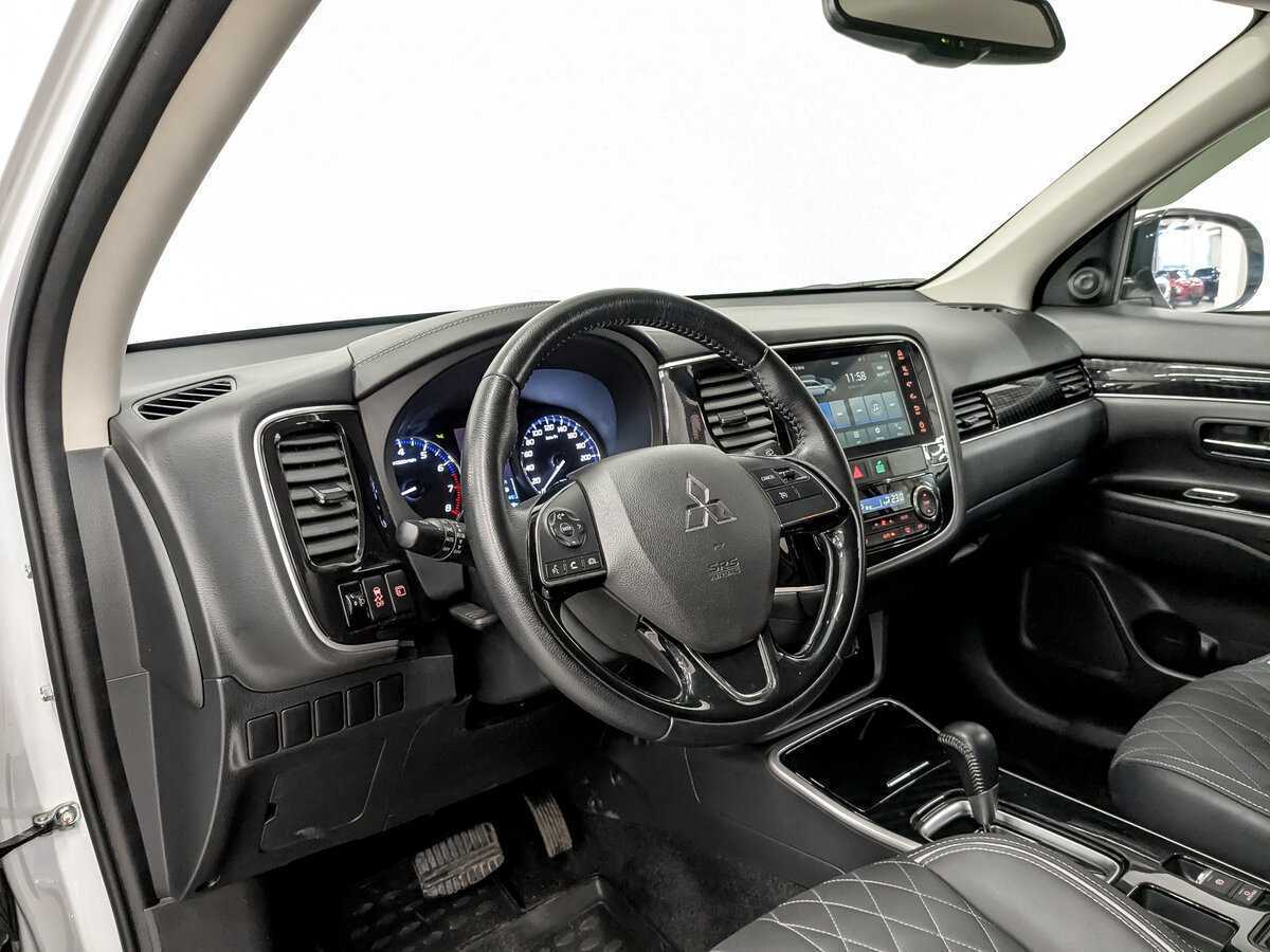Mitsubishi Outlander б/у, 2022, Вариатор. Фото: #15