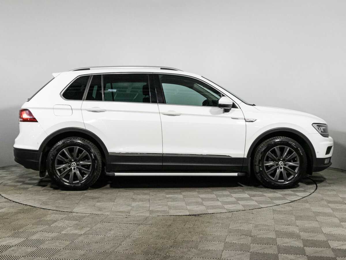 Volkswagen Tiguan б/у, 2018, Роботизированная. Фото: #2