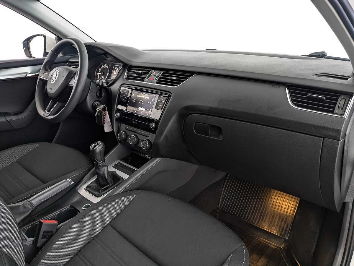 Skoda Octavia б/у, 2019, Механическая. Фото: #8