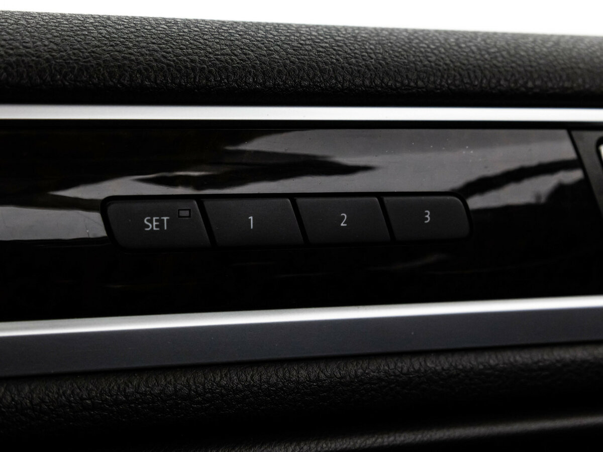 Volkswagen Touareg б/у, 2012, Автоматическая. Фото: #22