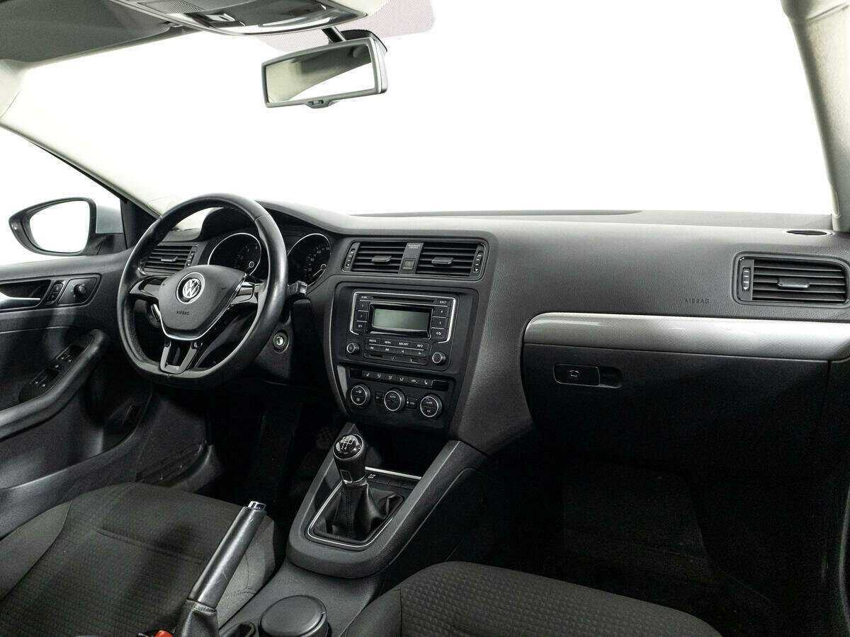 Volkswagen Jetta б/у, 2015, Механическая. Фото: #8