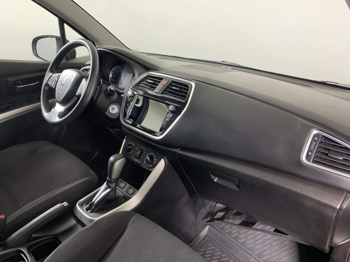 Suzuki SX4 б/у, 2018, Автоматическая. Фото: #12