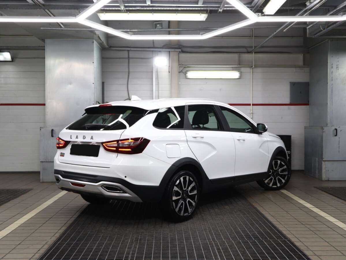 Lada (ВАЗ) Vesta б/у, 2023, Механическая. Фото: #1