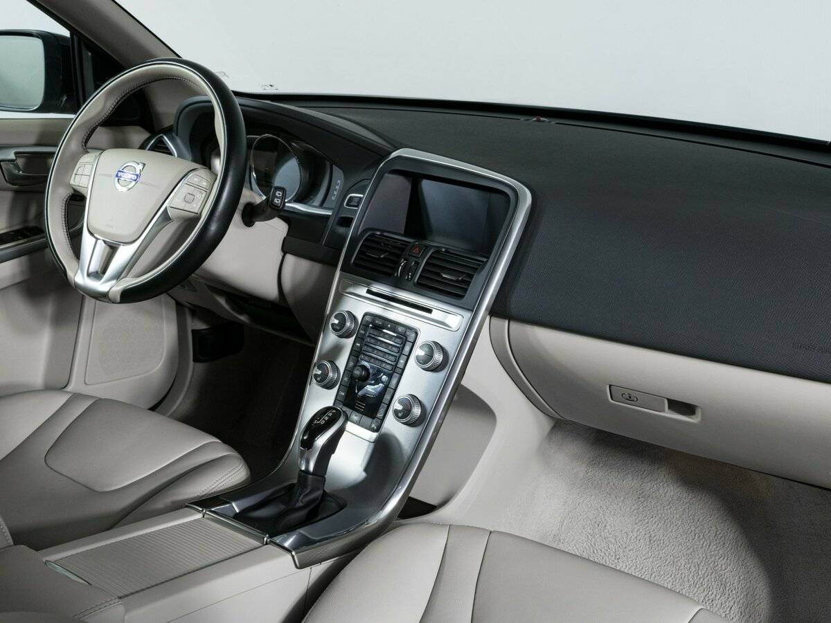 Volvo XC60 б/у, 2016, Автоматическая. Фото: #7