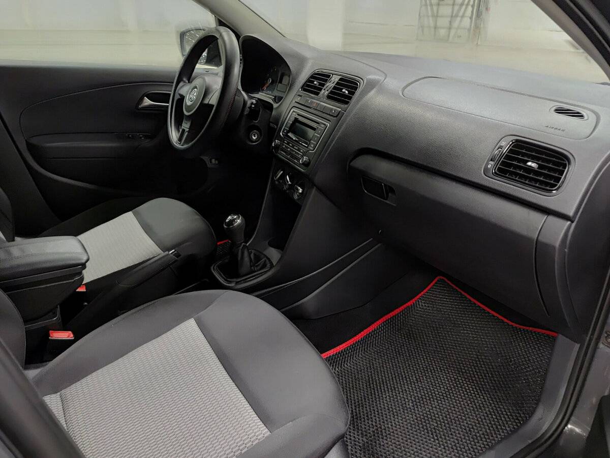 Volkswagen Polo б/у, 2014, Механическая. Фото: #9
