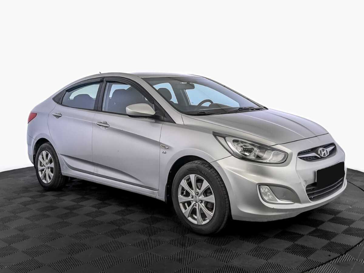 Hyundai Solaris б/у, 2012, Автоматическая. Фото: #2