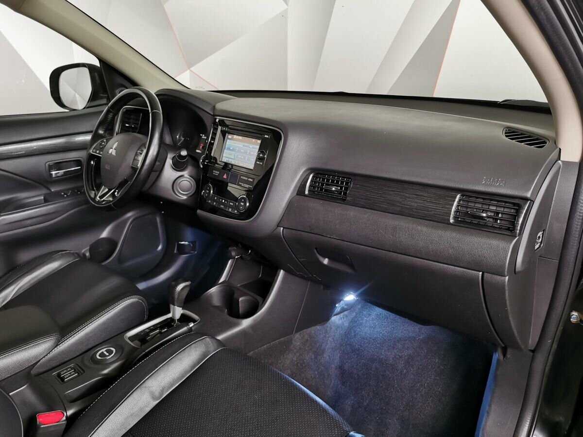 Mitsubishi Outlander б/у, 2016, Вариатор. Фото: #8