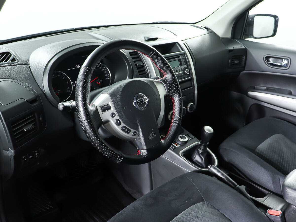 Nissan X-Trail б/у, 2013, Механическая. Фото: #11