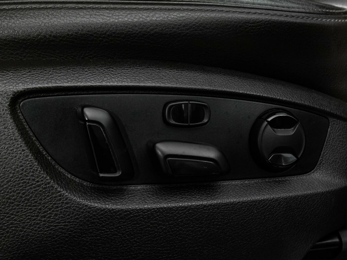 Volkswagen Touareg б/у, 2012, Автоматическая. Фото: #20