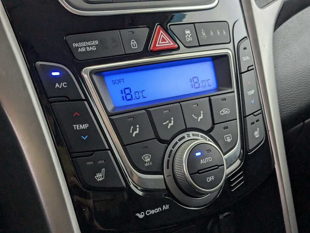 Hyundai i30 б/у, 2014, Автоматическая. Фото: #9