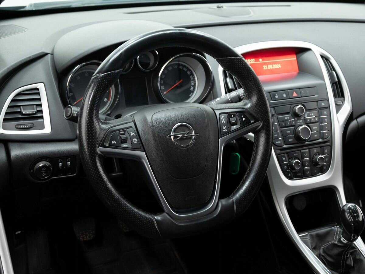 Opel Astra б/у, 2013, Механическая. Фото: #12