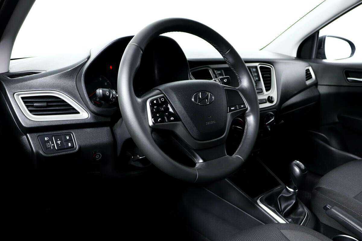 Hyundai Solaris б/у, 2021, Механическая. Фото: #12