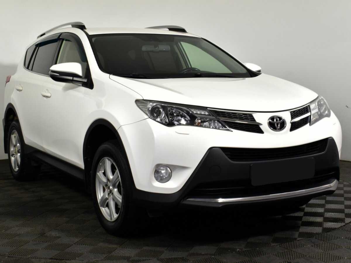 Toyota RAV4 б/у, 2015, Механическая. Фото: #2