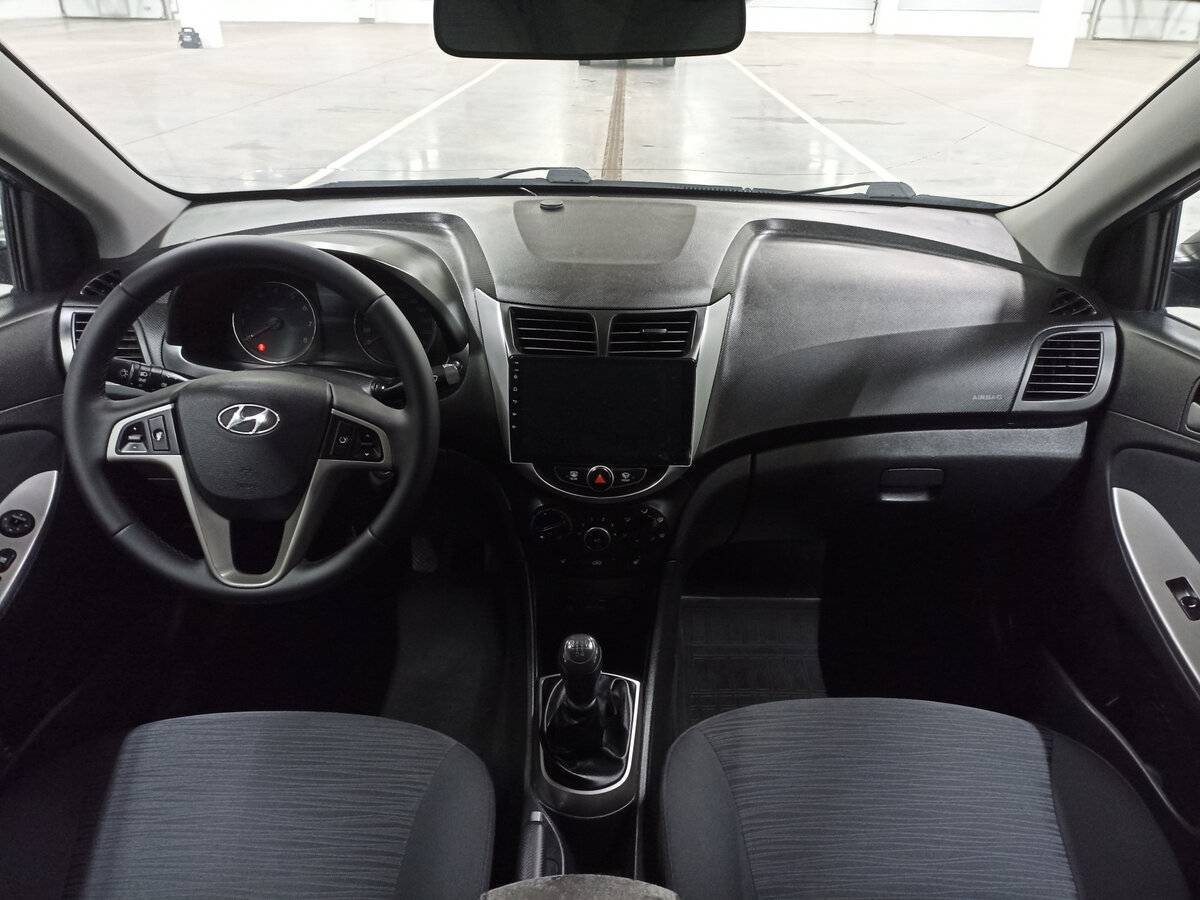 Hyundai Solaris б/у, 2015, Механическая. Фото: #13