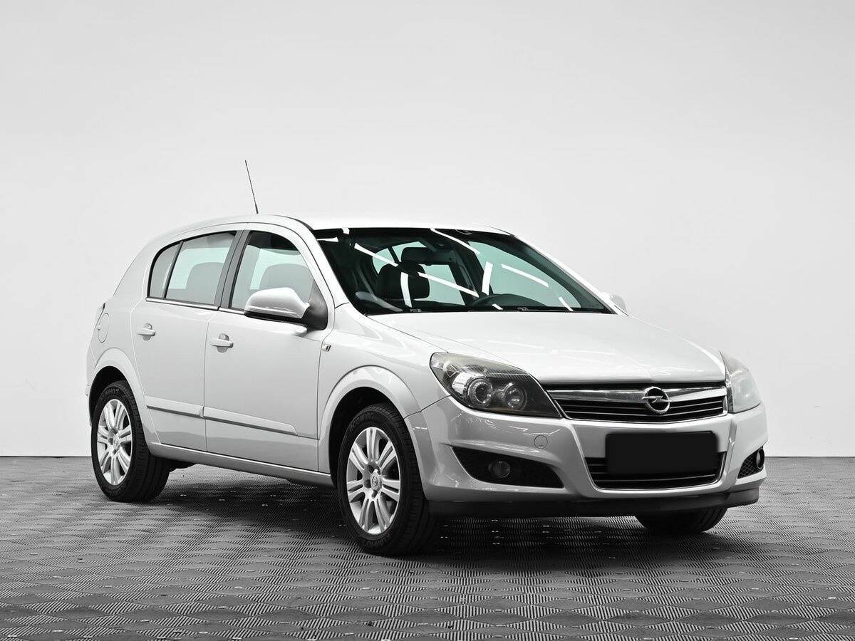 Opel Astra б/у, 2012, Автоматическая. Фото: #1