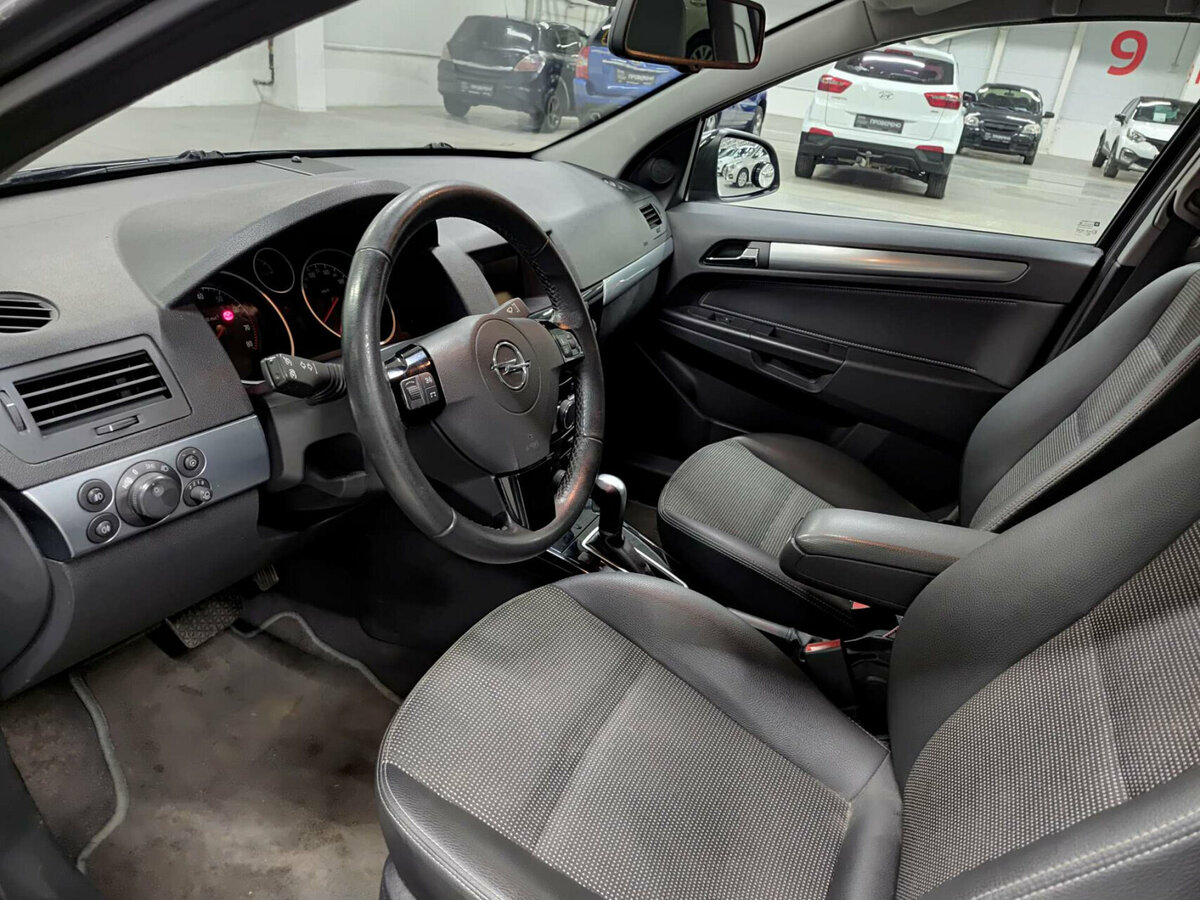 Opel Astra б/у, 2012, Автоматическая. Фото: #13