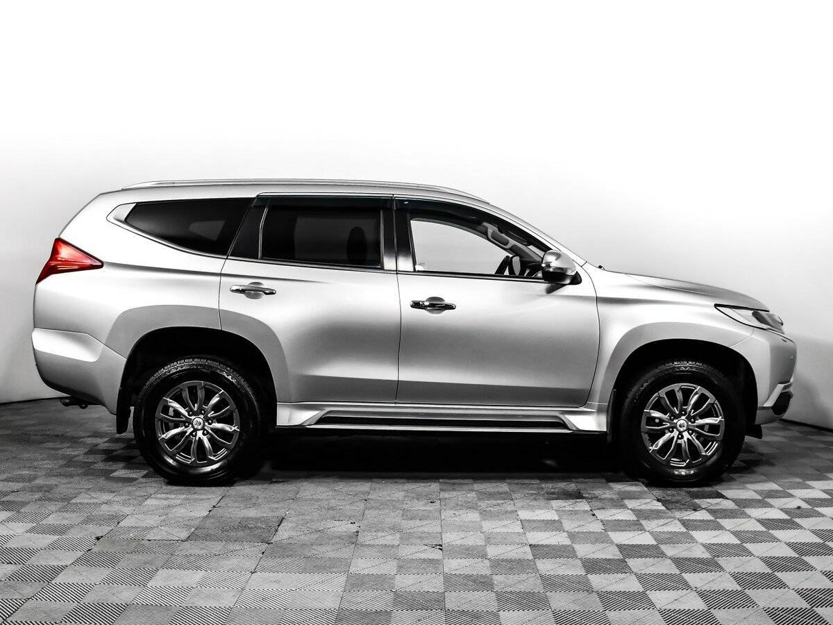Mitsubishi Pajero Sport б/у, 2017, Автоматическая. Фото: #3