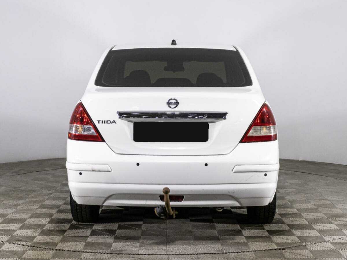 Nissan Tiida б/у, 2013, Механическая. Фото: #5