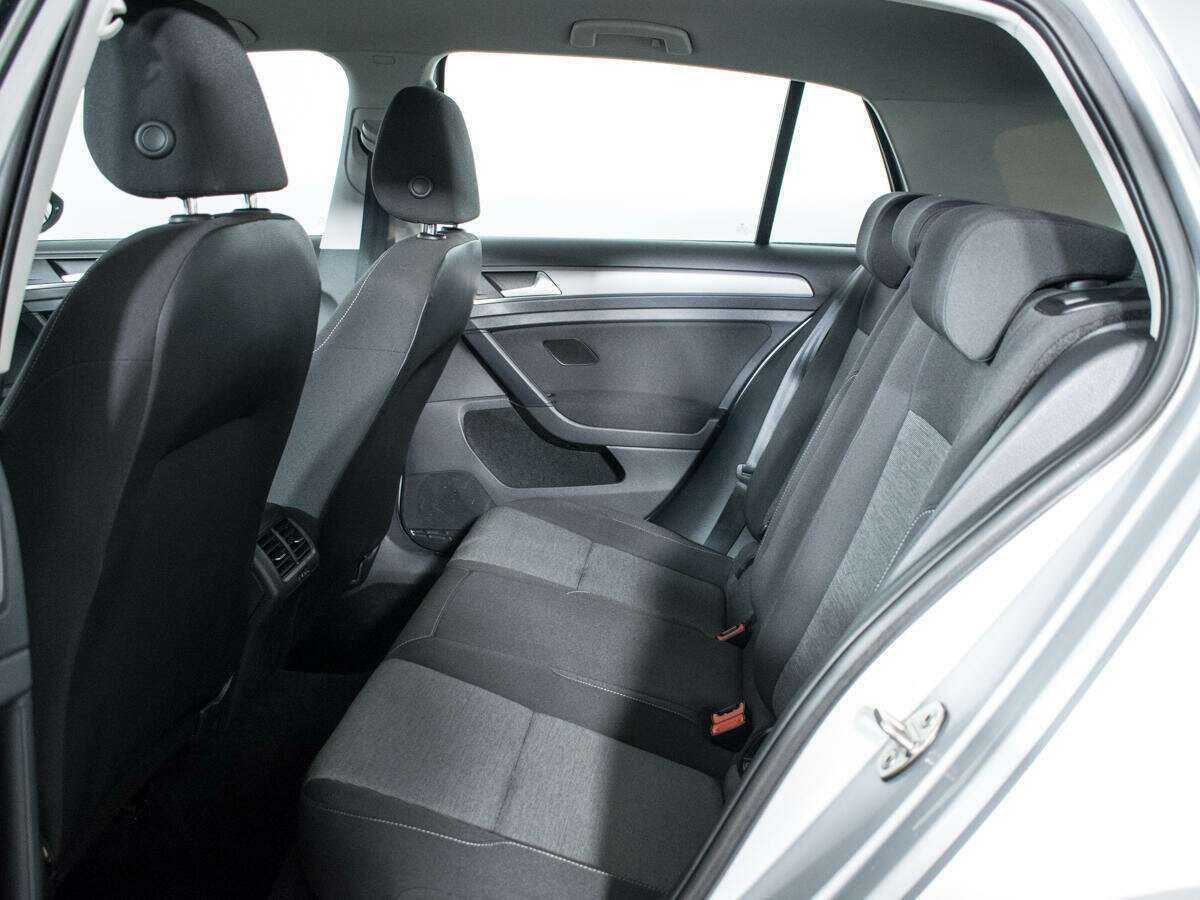Volkswagen Golf б/у, 2013, Механическая. Фото: #9