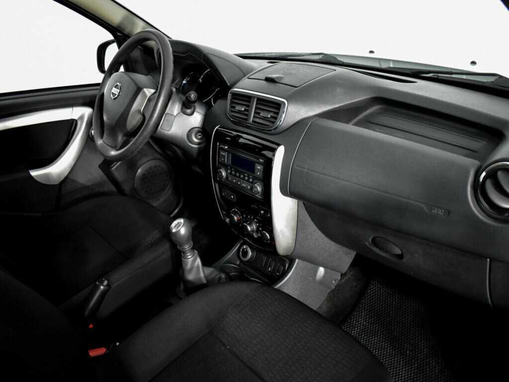 Nissan Terrano б/у, 2016, Механическая. Фото: #7