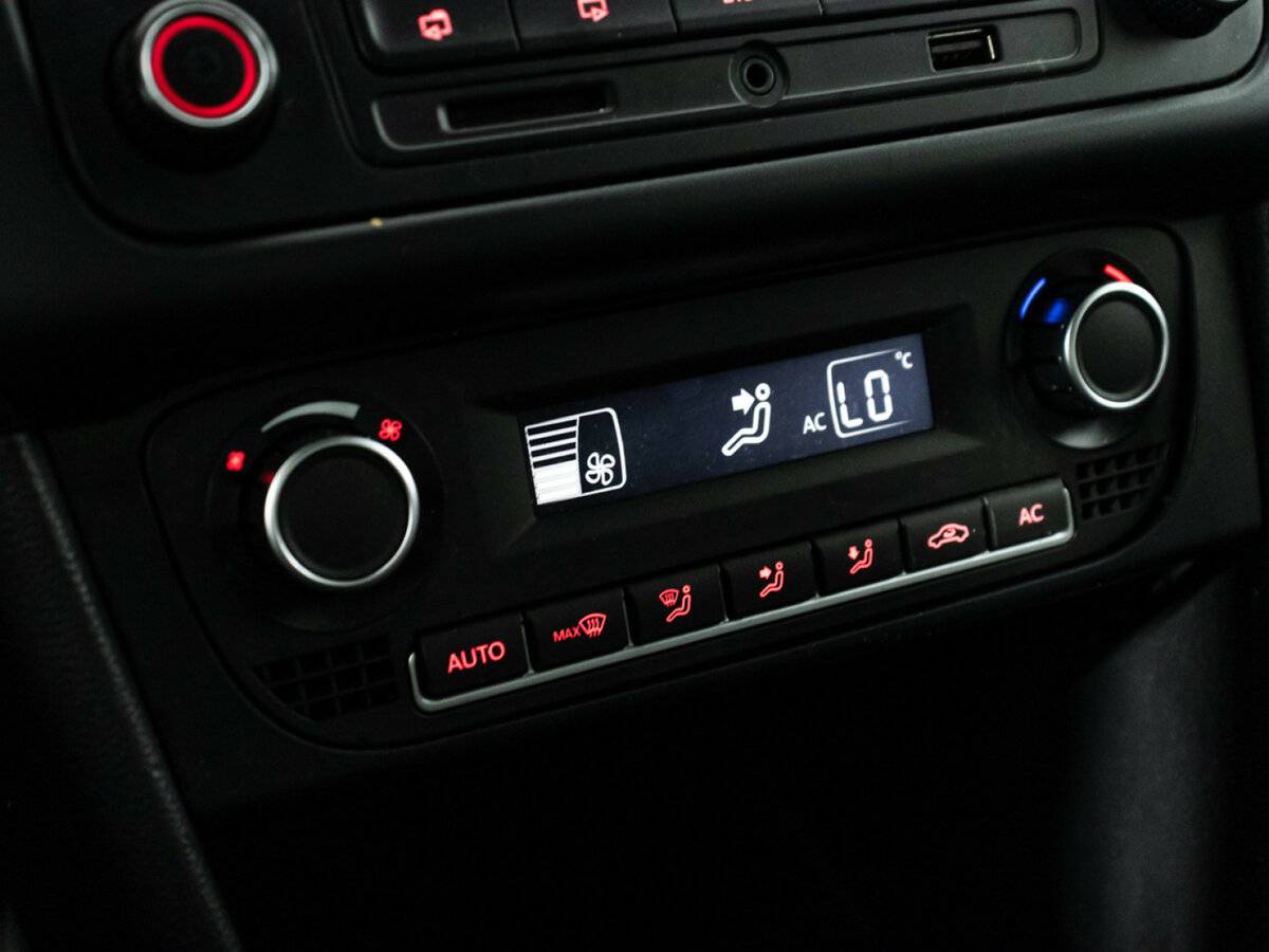 Volkswagen Polo б/у, 2013, Механическая. Фото: #13