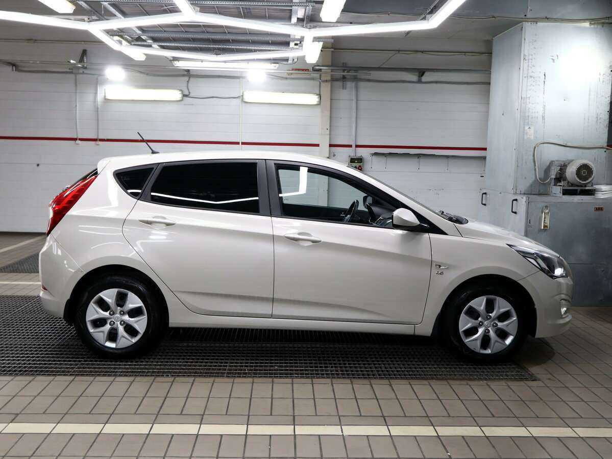 Hyundai Solaris б/у, 2015, Автоматическая. Фото: #2