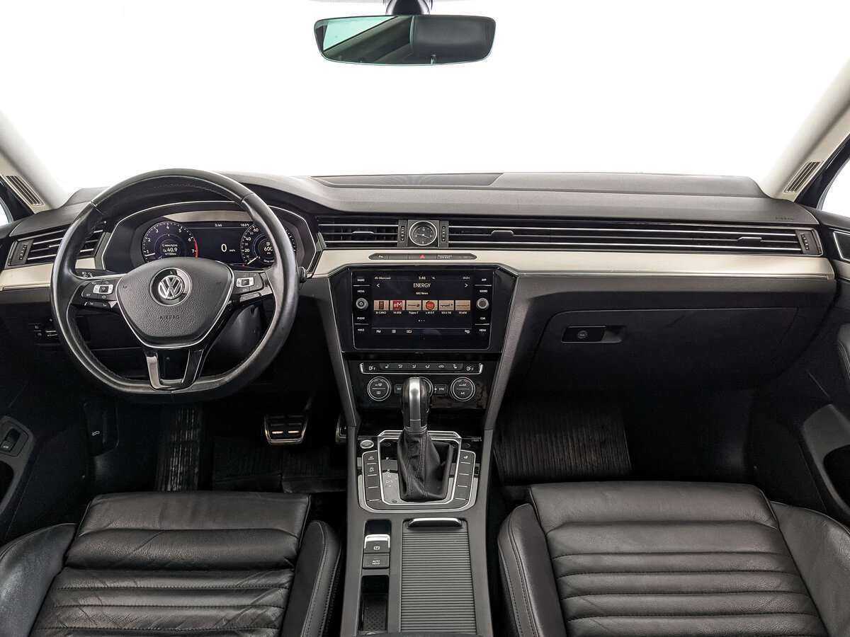 Volkswagen Passat б/у, 2019, Роботизированная. Фото: #9