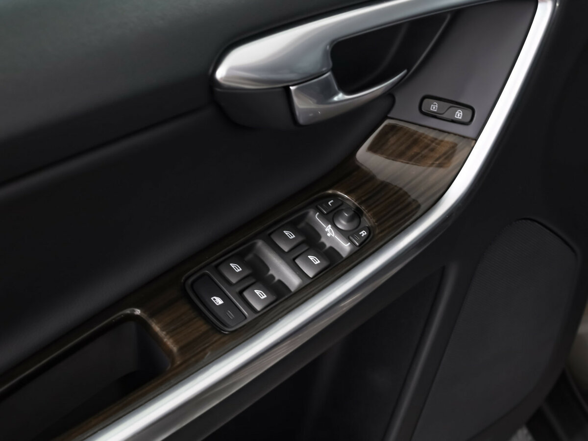 Volvo XC60 б/у, 2017, Автоматическая. Фото: #10