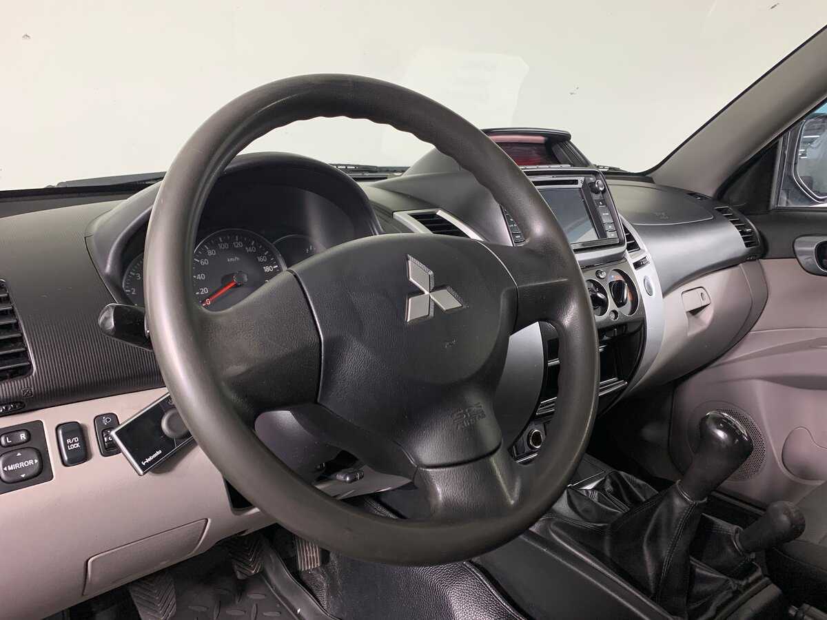 Mitsubishi Pajero Sport б/у, 2014, Механическая. Фото: #11