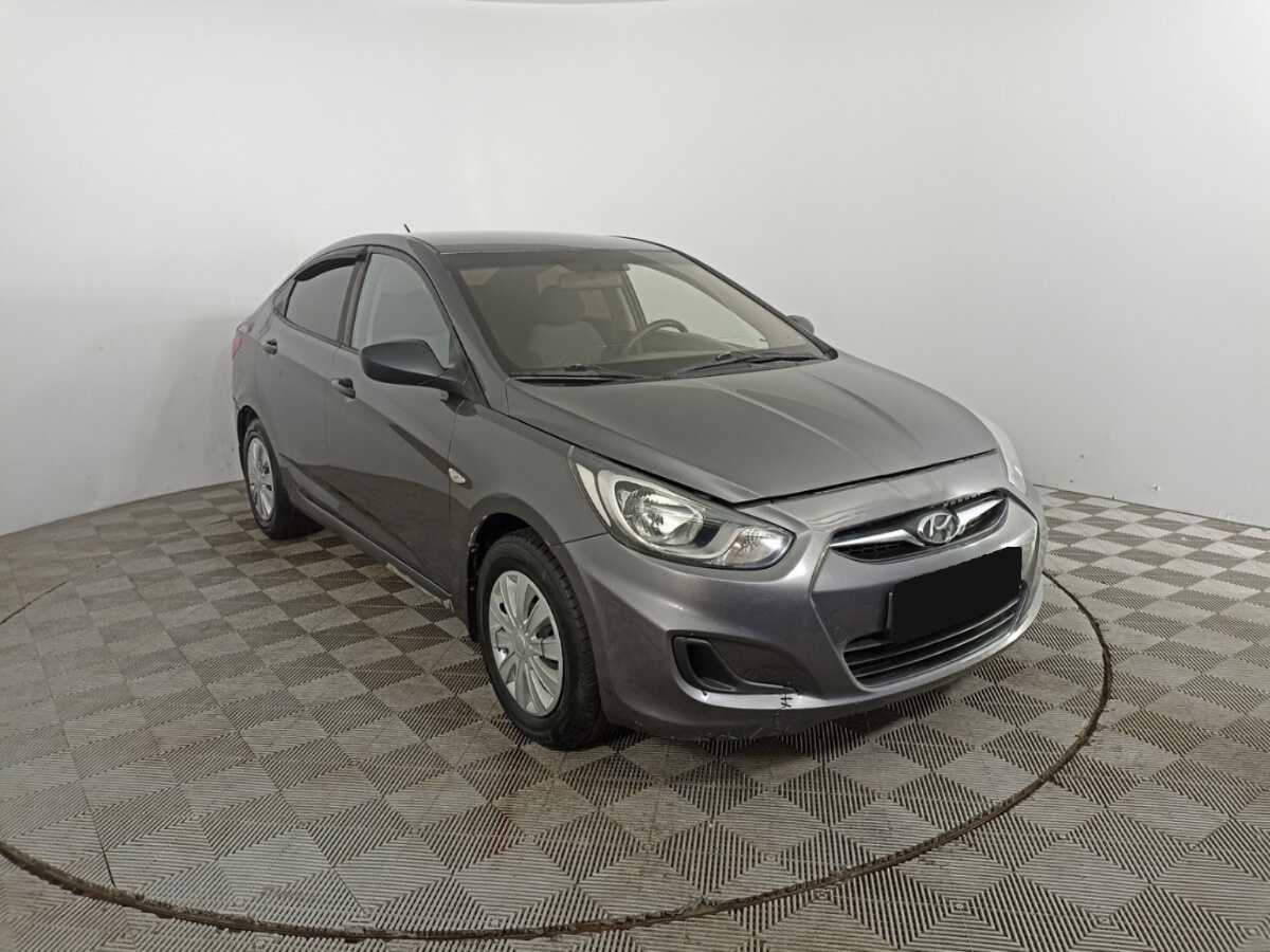 Hyundai Solaris б/у, 2013, Механическая. Фото: #2