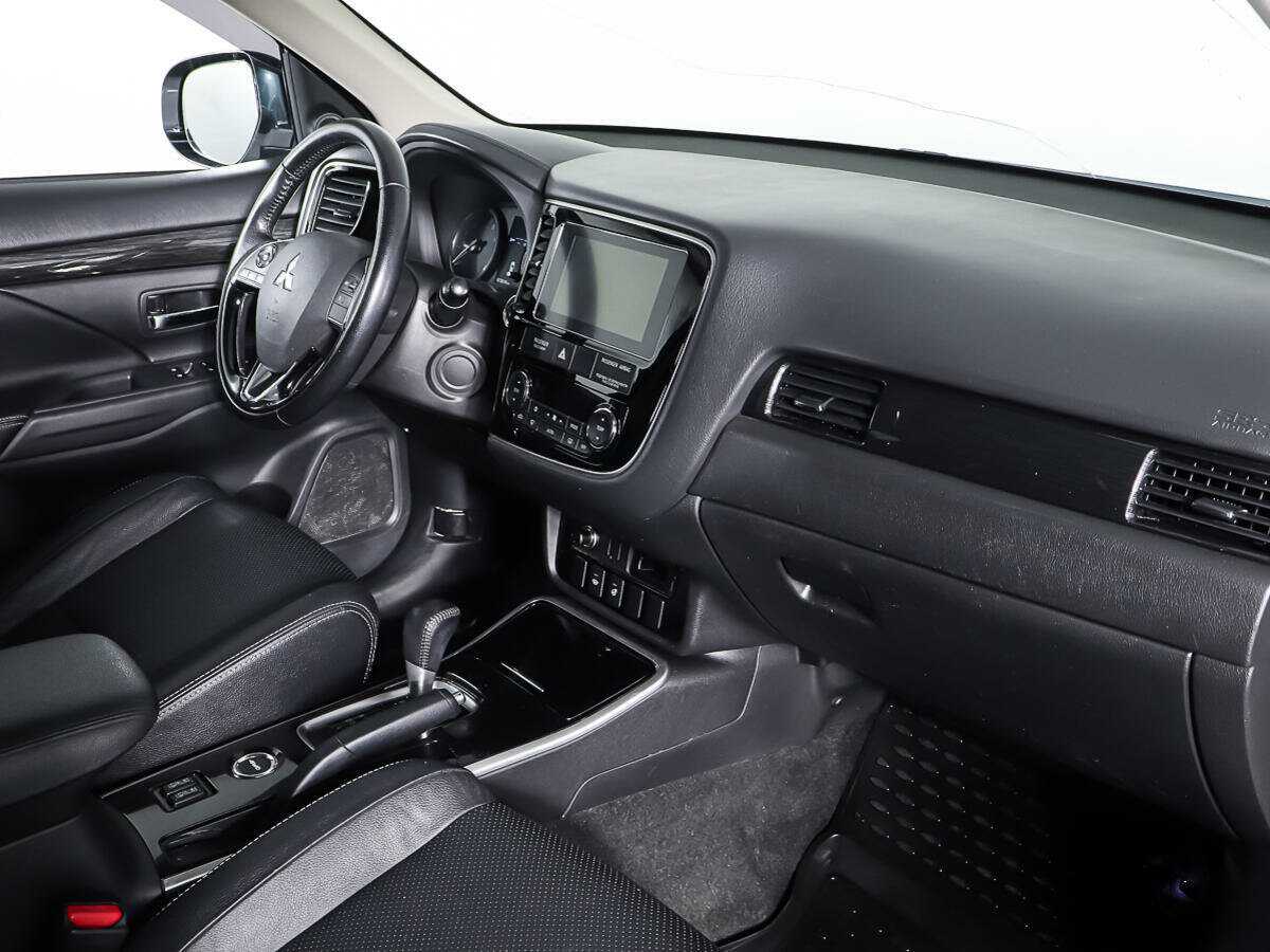 Mitsubishi Outlander б/у, 2017, Вариатор. Фото: #8