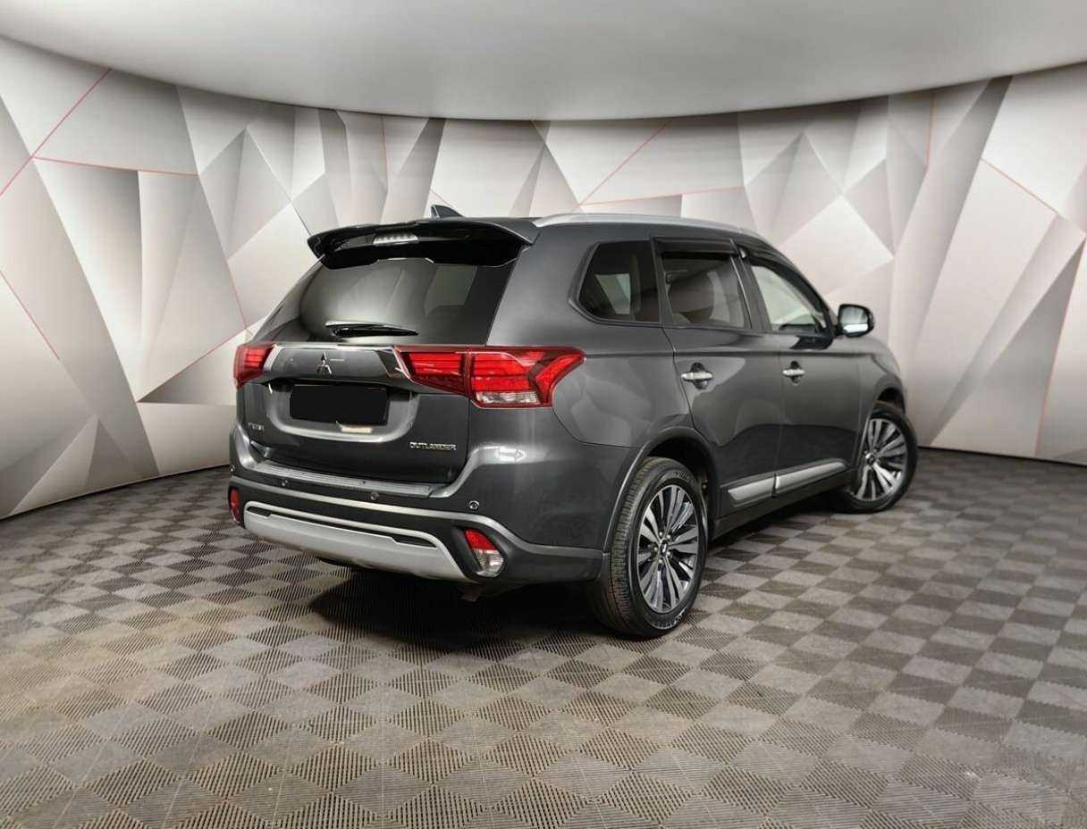 Mitsubishi Outlander б/у, 2019, Вариатор. Фото: #1