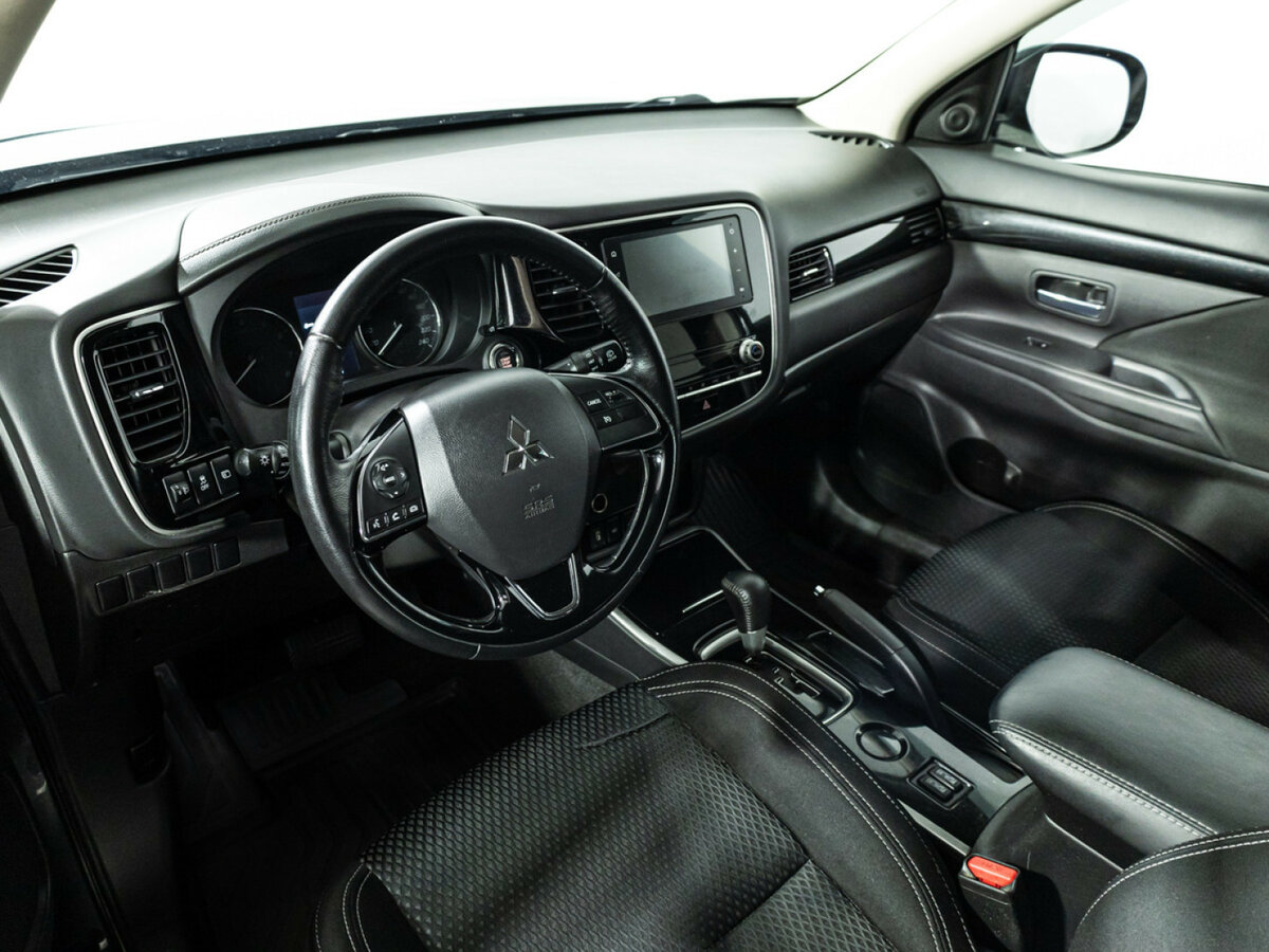Mitsubishi Outlander б/у, 2020, Вариатор. Фото: #9