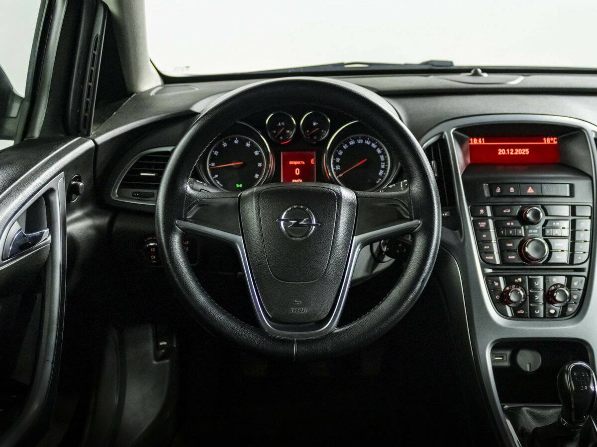 Opel Astra б/у, 2013, Механическая. Фото: #8
