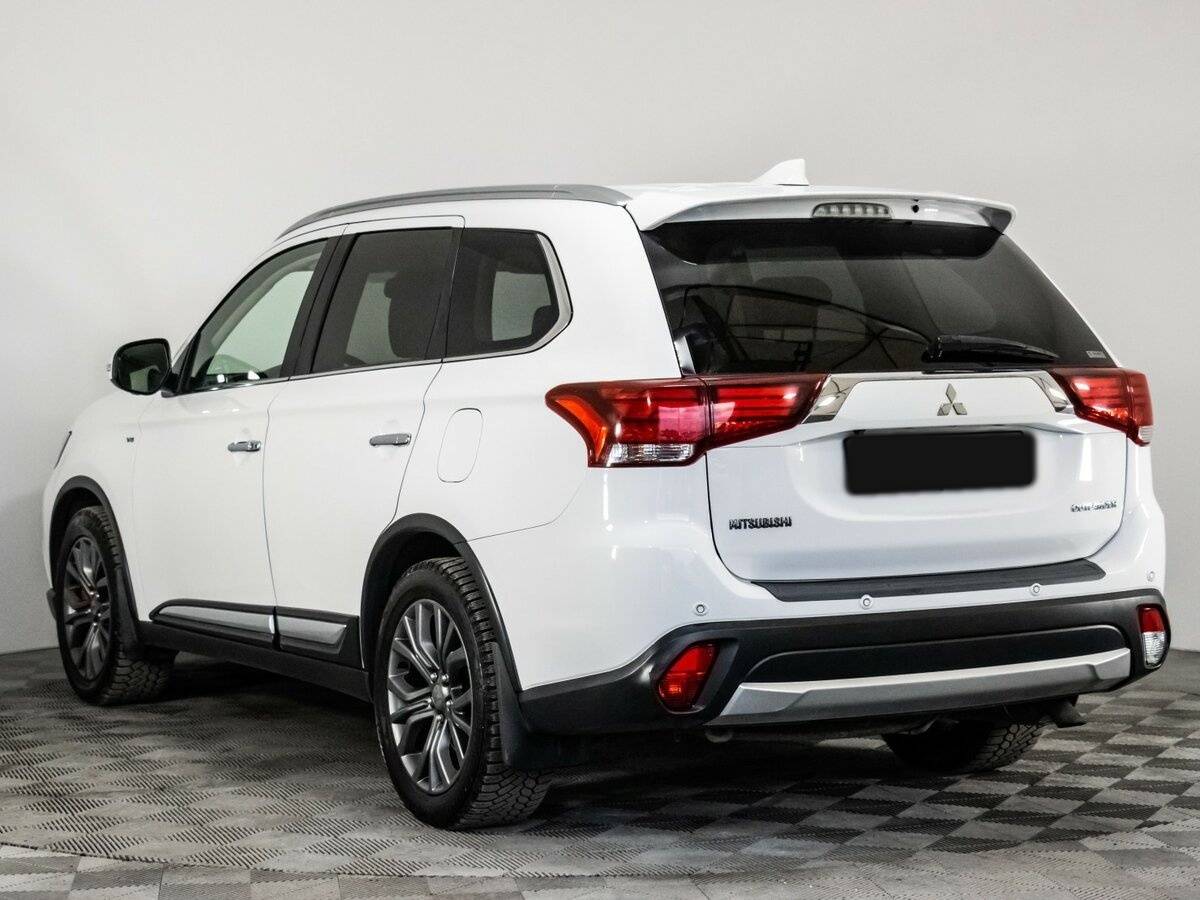Mitsubishi Outlander б/у, 2017, Автоматическая. Фото: #5