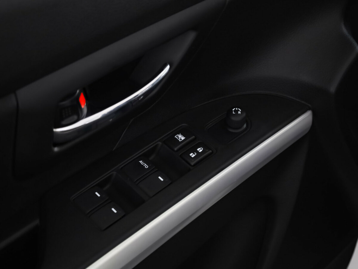 Suzuki SX4 б/у, 2017, Механическая. Фото: #10