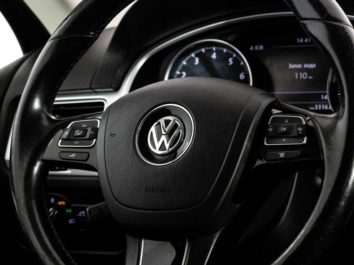 Volkswagen Touareg б/у, 2015, Автоматическая. Фото: #11