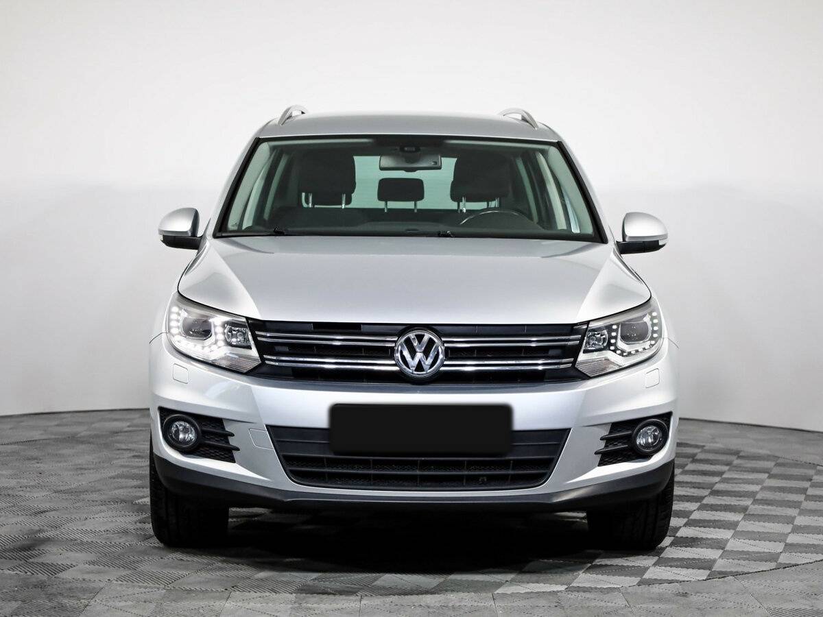Volkswagen Tiguan б/у, 2016, Автоматическая. Фото: #1