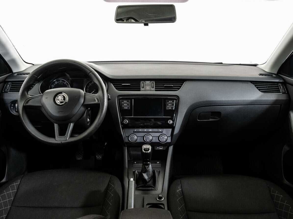 Skoda Octavia б/у, 2019, Механическая. Фото: #9