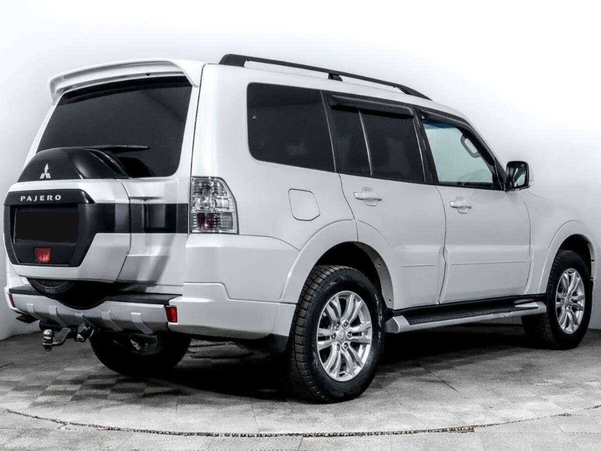 Mitsubishi Pajero б/у, 2015, Автоматическая. Фото: #2
