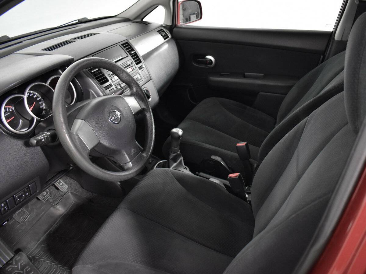 Nissan Tiida б/у, 2012, Механическая. Фото: #8