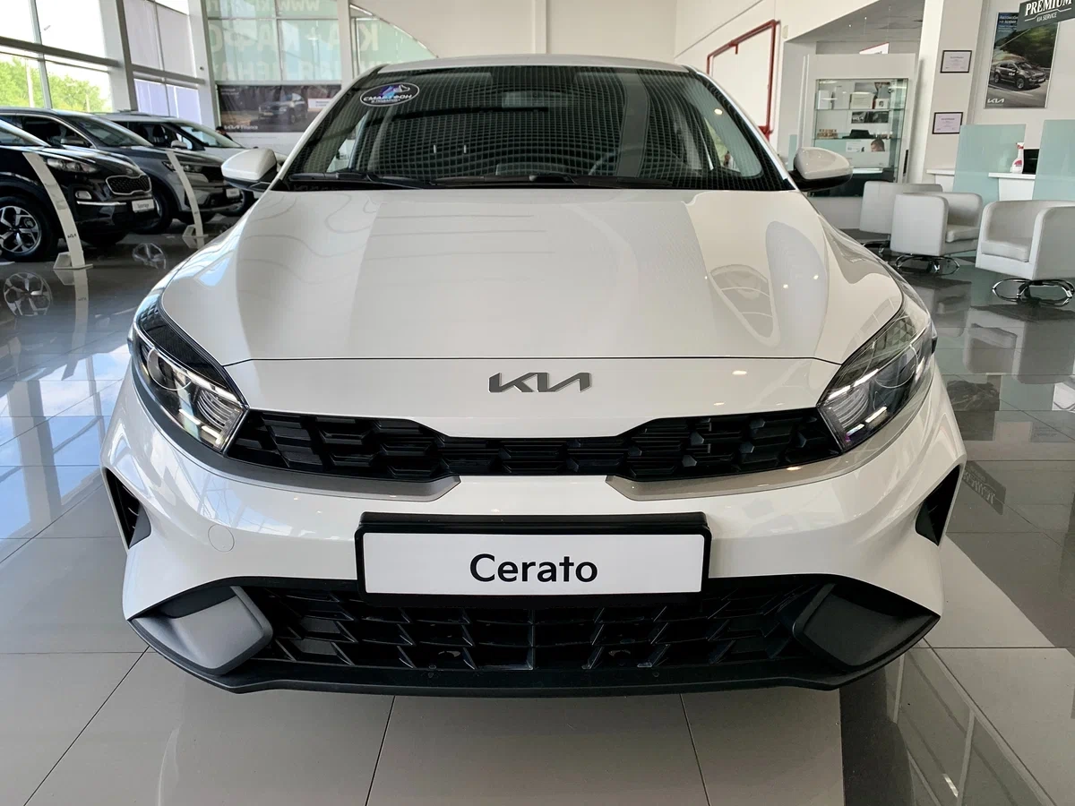 KIA Cerato с салона по цене от 1 374 000 рублей