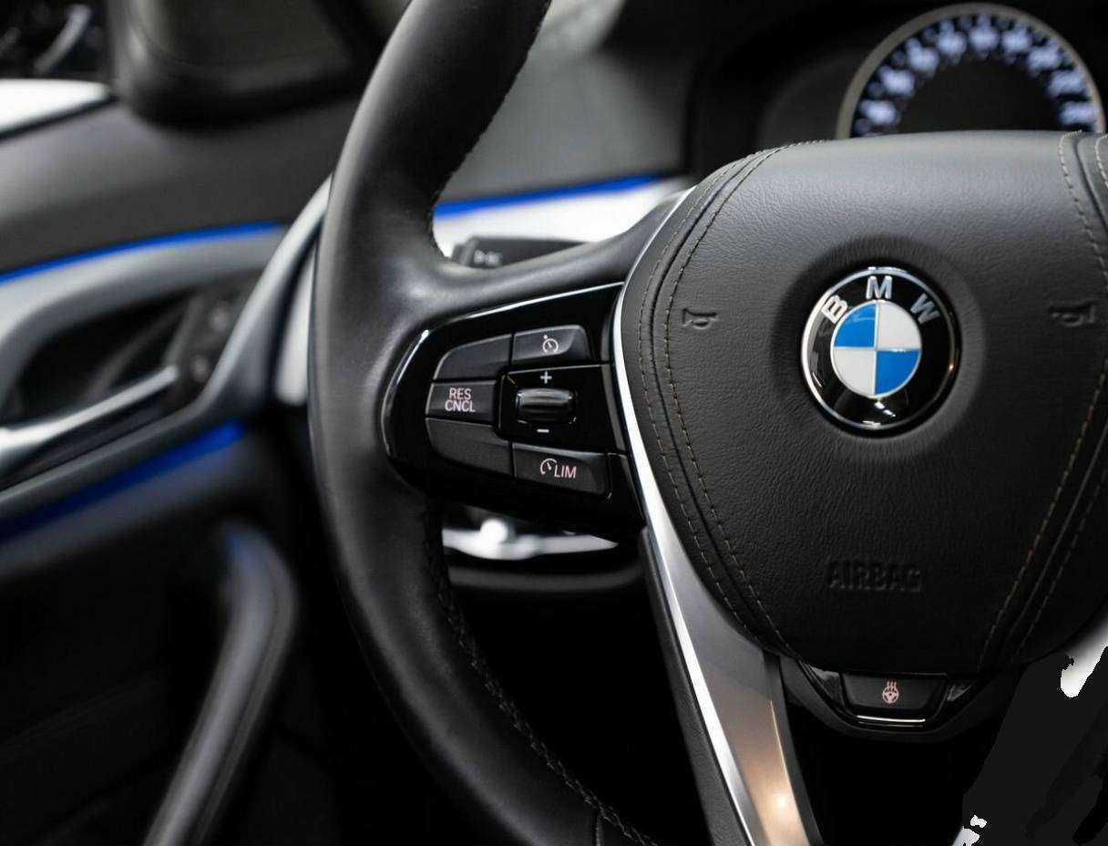 БМВ 5 серии б/у, 2017, Автоматическая. Фото: #11